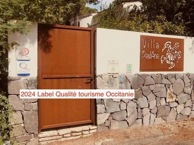 לינה וארוחת בוקר Naturiste Paulana 2*