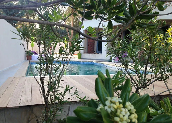 Naturiste Paulana אגדה